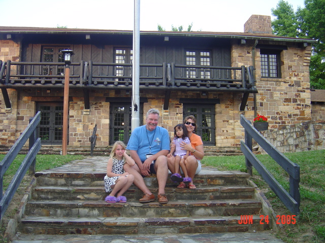 ILGiantCityLodgeFamilyPic